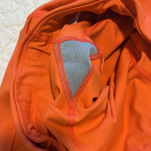 Athleta Biner Shorts 6” inseam - Picture 9 of 9